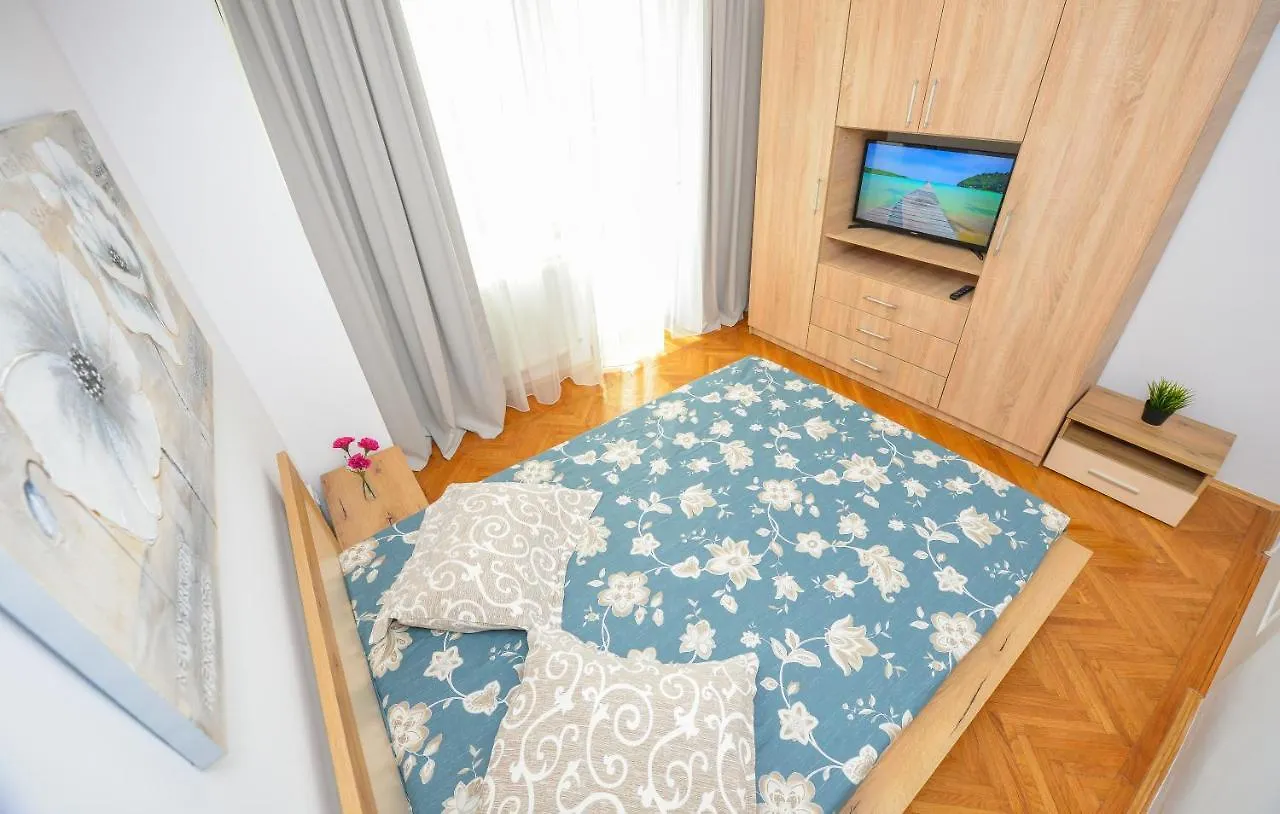 Old Town 2 Rooms New Apartment Bukarest