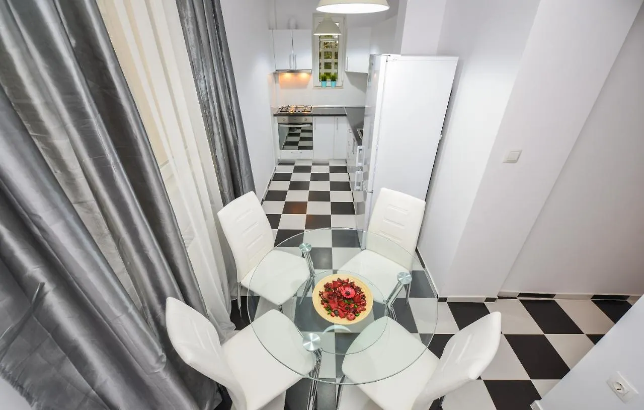 Old Town 2 Rooms New Apartment Bukarest