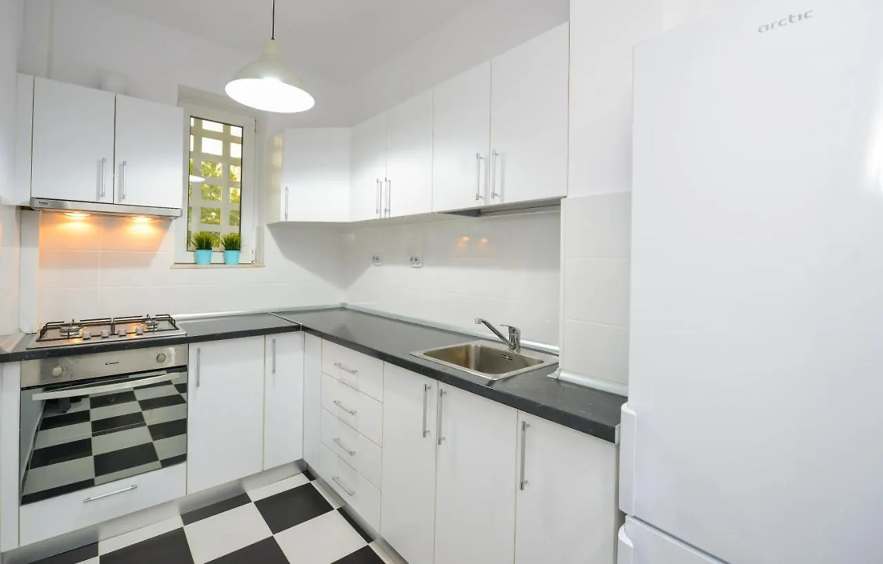 Old Town 2 Rooms New Apartment بوخارست